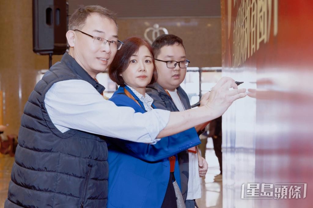 因兒子（右一）確診自閉症，莊寶琼自此踏上照顧者之路。
