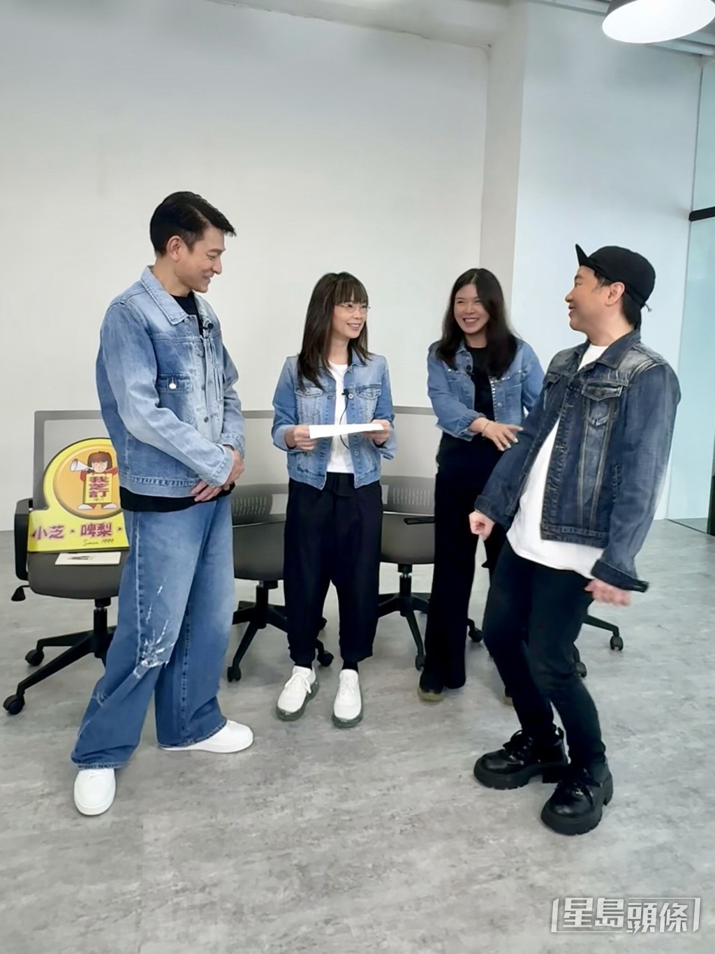 3位DJ穿上27年前華Dee牛仔褸。