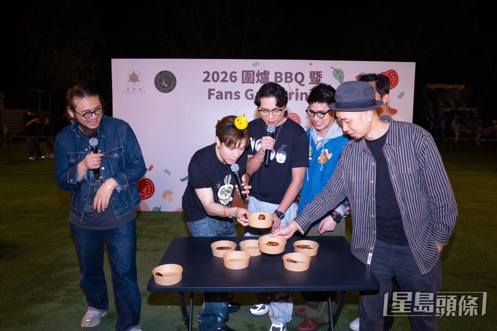 做燒雞翼比賽評判。