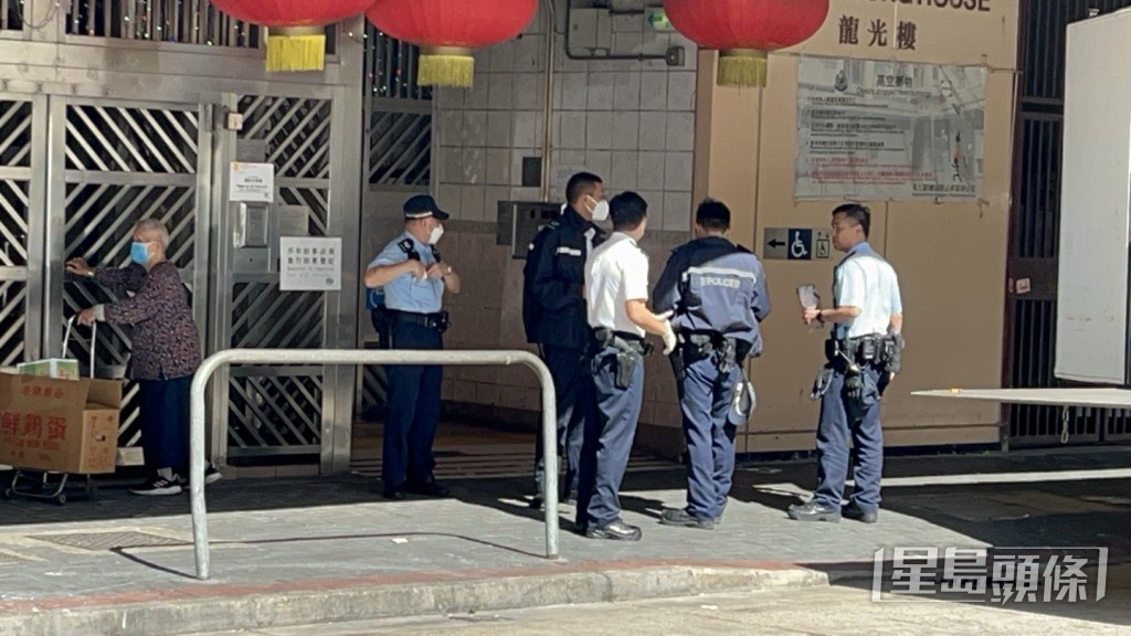 據悉,男事主疑因思念已故親人而輕生。楊偉亨攝 據悉,男事主疑因思念已故親人而輕生。楊偉亨攝