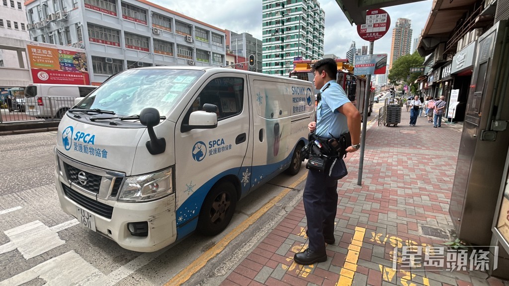 警員到場調查。 警員到場調查。