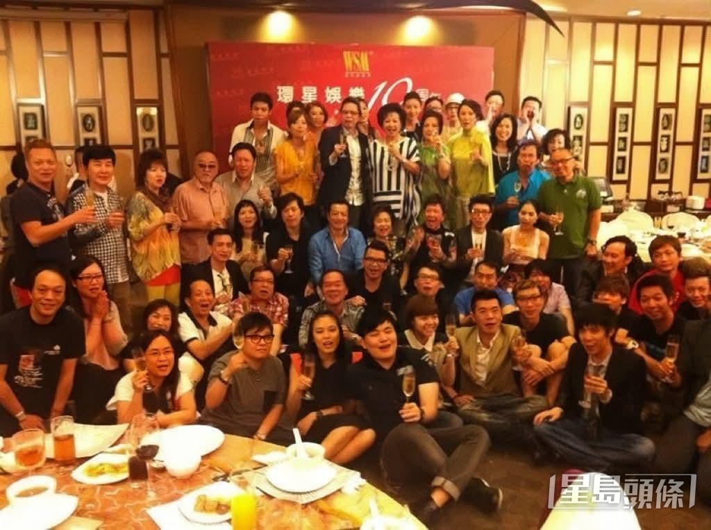 當年除方俊(左1第二行)外，仲有薛家燕和呂珊等。