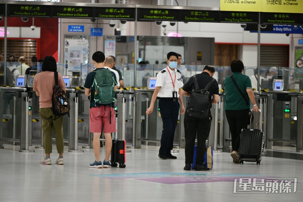 記者從港鐵落馬洲站過關到福田口岸僅花費約13分鐘。盧江球攝