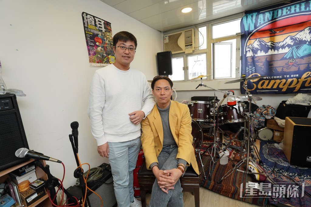 前香港劍擊代表隊運動員何英瑋(右)。葉偉豪攝 前香港劍擊代表隊運動員何英瑋(右)。葉偉豪攝