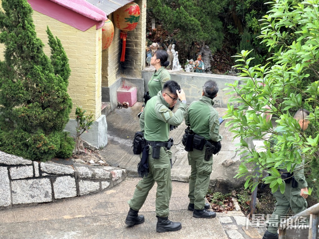 搜救隊重點搜索關帝廟、佛祖廟、千島湖及清景台一帶範圍。