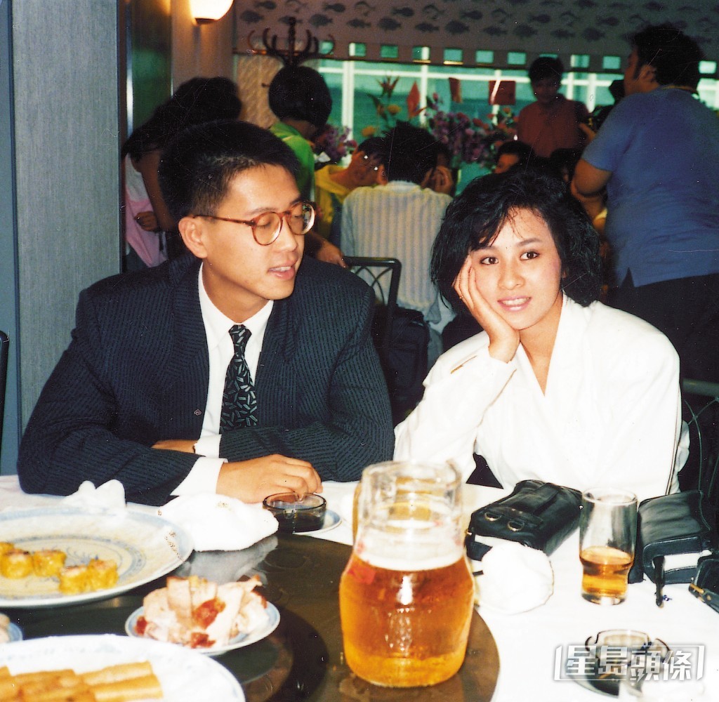 刘嘉玲在1984年与许晋亨拍拖，本来曾传婚讯，但有指被男友家人反对，两人在1988年分手收场。