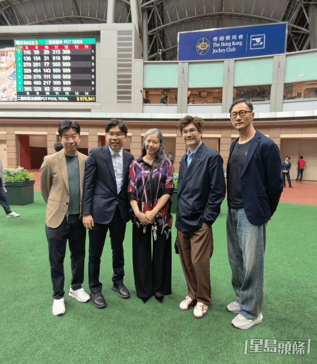 周文姬(中)低調生活。 周文姬(中)低調生活。