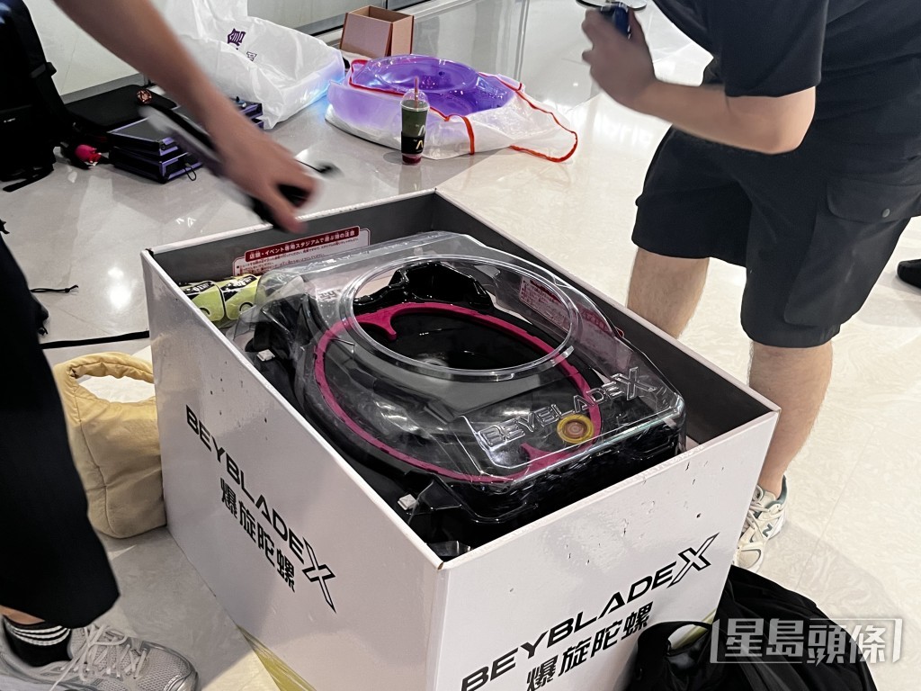 爆旋陀螺對戰。