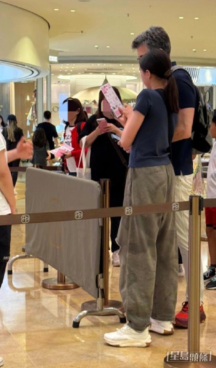 11歲囡囡已着到媽咪條褲。