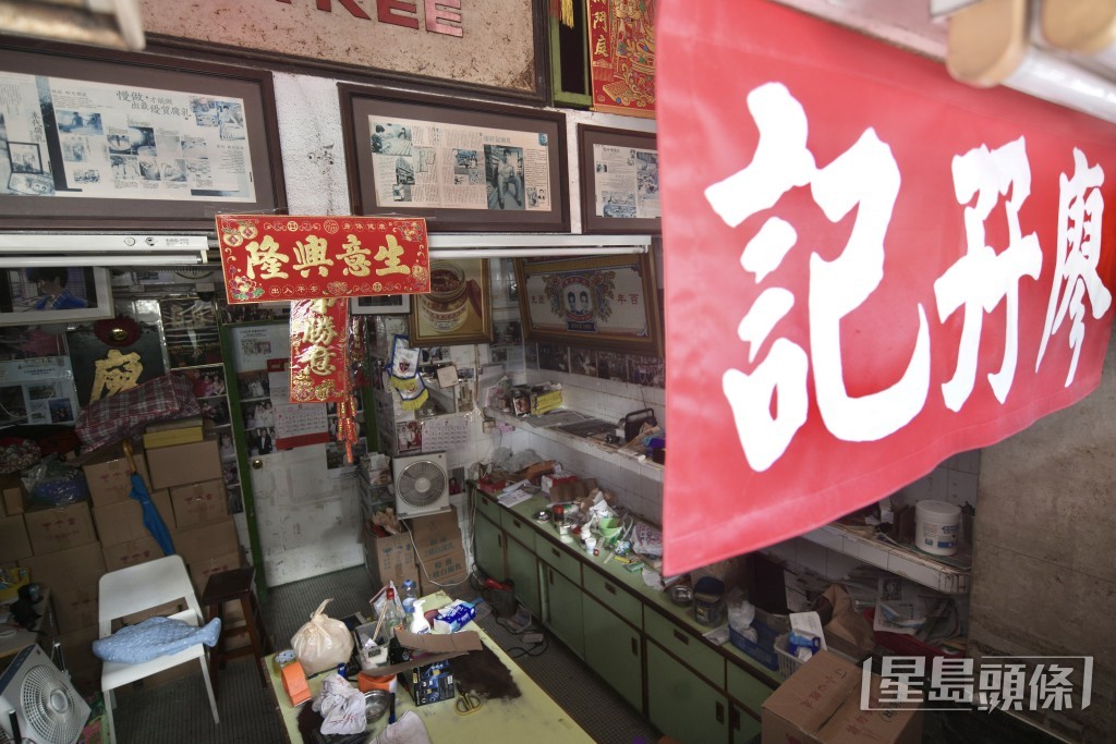 百年老店“廖孖记”近日陷食安风波，瓶装腐乳菌量超标，宣布结业。陈浩元摄