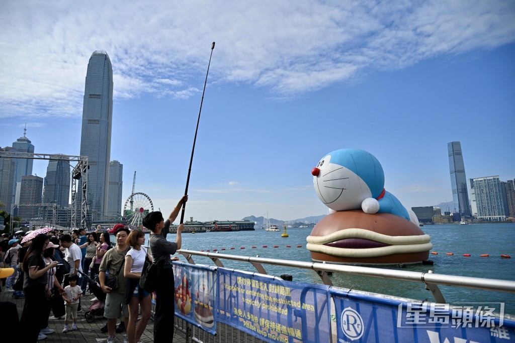 多啦A夢巨型海上充氣雕塑。 多啦A夢巨型海上充氣雕塑。