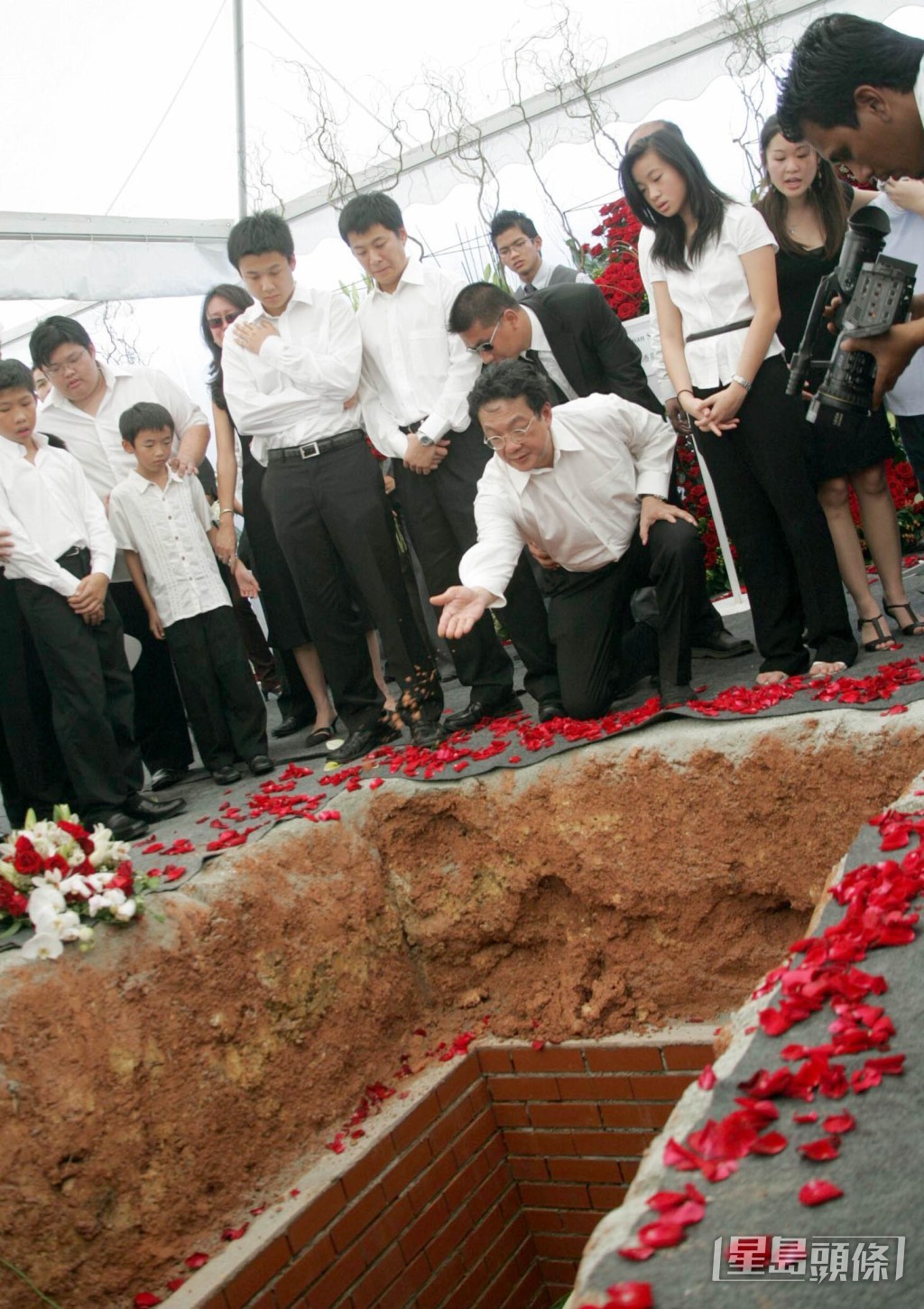 很多圈中人到马来西亚出席陈仪馨丧礼。