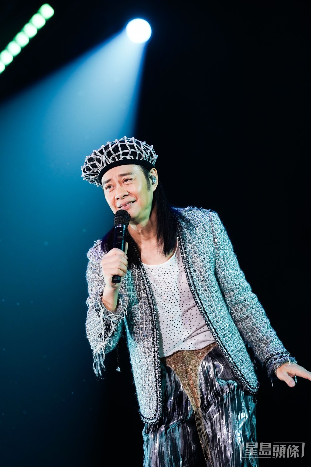  阿智抱歉說：「要同廣州嘅觀眾講聲『寶貝對不起』，你哋想點唱嘅歌，喺社交平台話畀我哋知，4月尾香港紅館演唱會唱畀你哋聽。」。