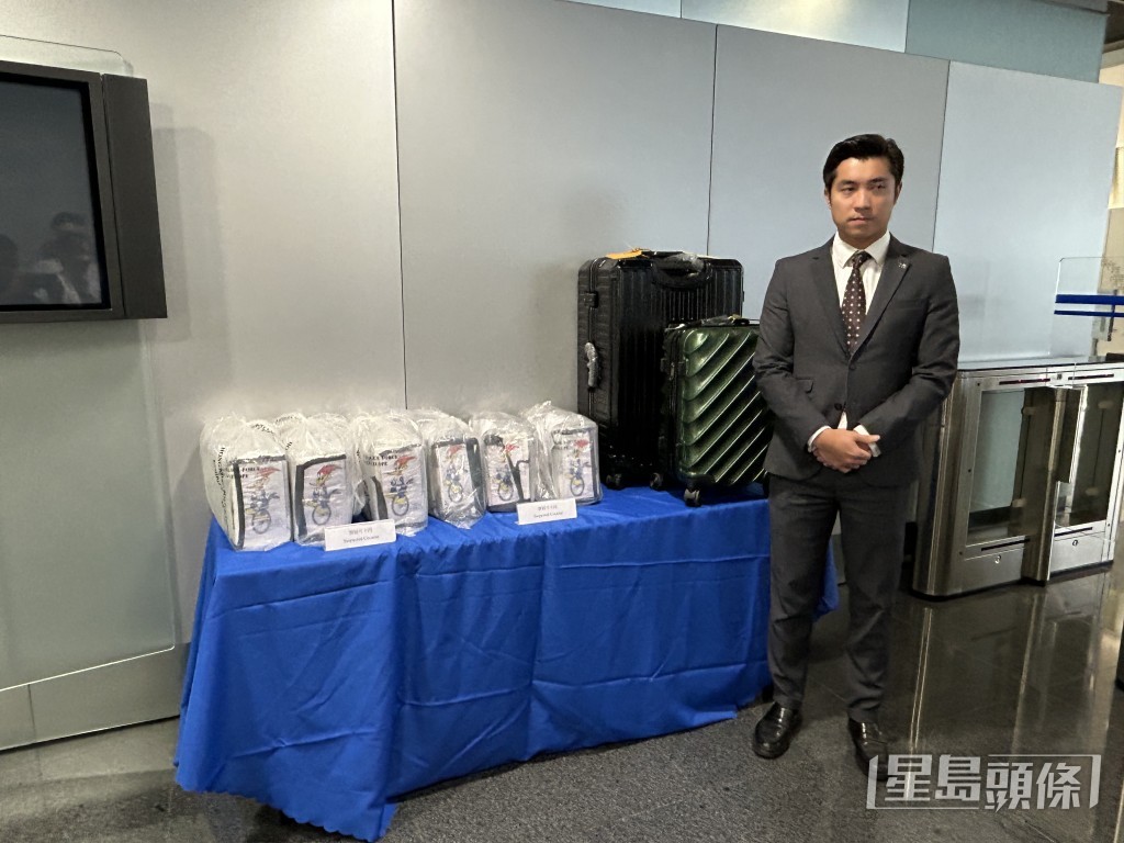 毒品調查科行動組高級督察何灝庭講述案情。 毒品調查科行動組高級督察何灝庭講述案情。