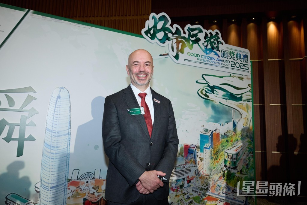 Ed特意亲身赴港出席颁奖典礼，接受嘉许。