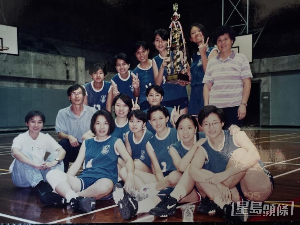 陈凤英喜爱打篮球,大学时代曾是篮球队成员。 受访者提供 陈凤英喜爱打篮球,大学时代曾是篮球队成员。 受访者提供