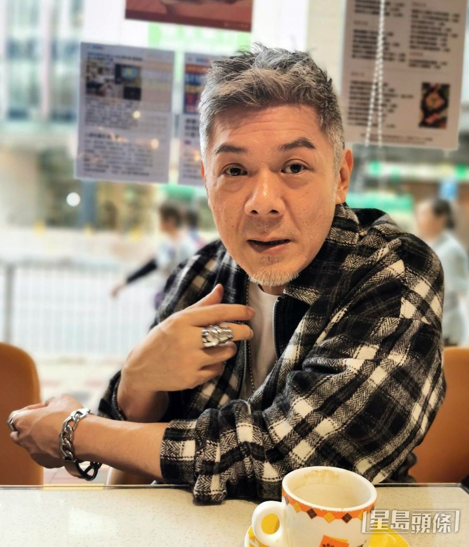 彭皓鋒談苦況。 彭皓鋒談苦況。