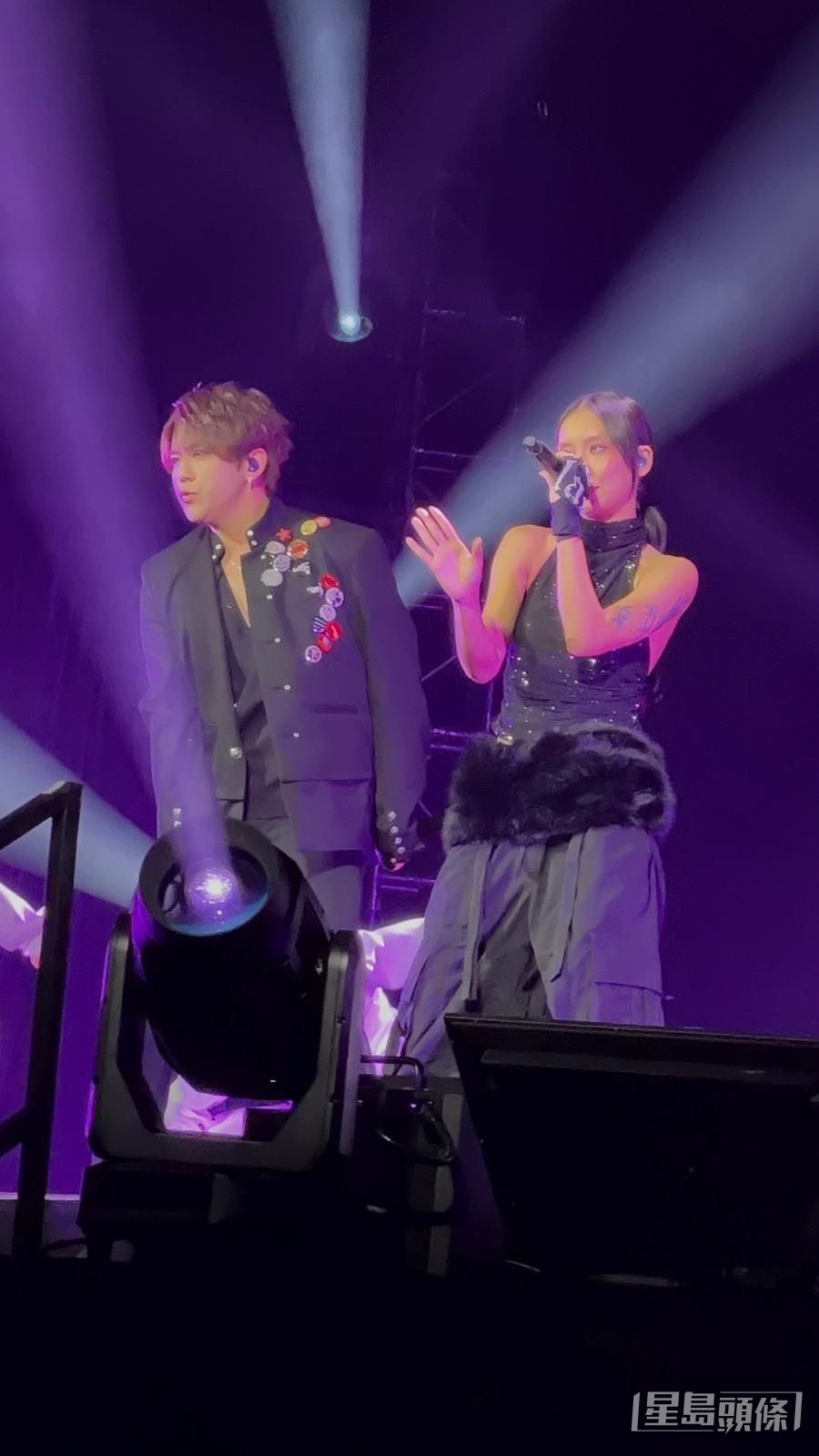 姜涛曾伙拍师妹女团COLLAR成员Marf跳唱《Master Class》。 姜涛曾伙拍师妹女团COLLAR成员Marf跳唱《Master Class》。