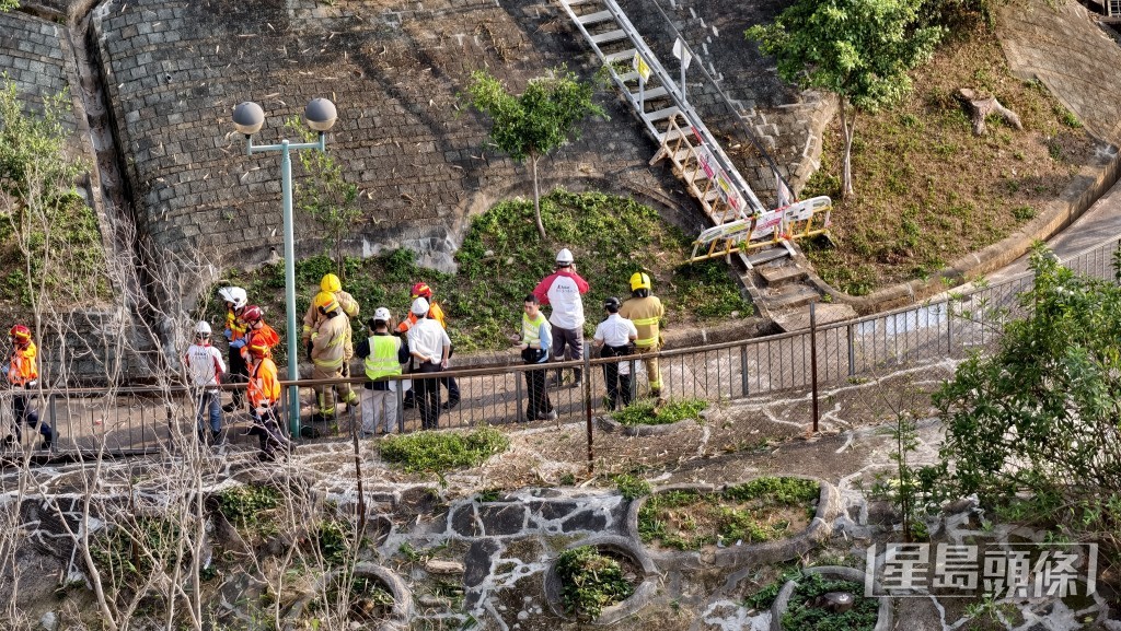 消防到場救援。