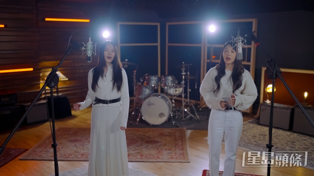 雲浩影、鄭恩地合唱黎明的經典作品《我這樣愛你》。 雲浩影、鄭恩地合唱黎明的經典作品《我這樣愛你》。