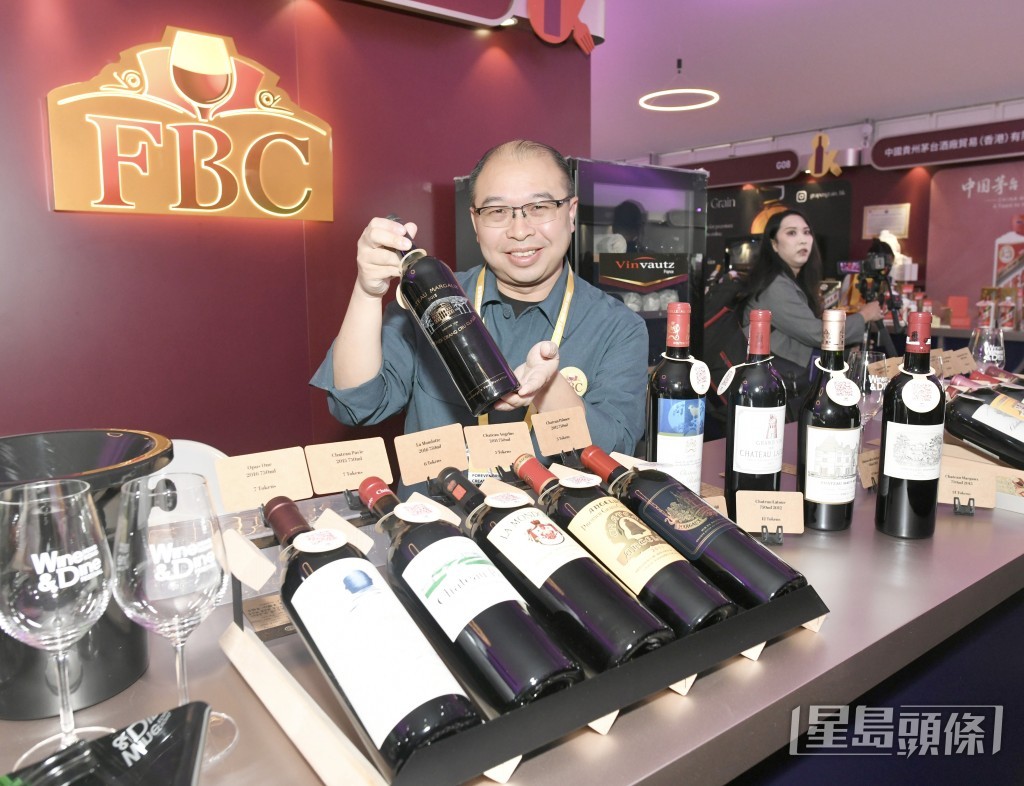 酒商馮先生挑選了波爾多五大名莊的酒參加巡禮。 酒商馮先生挑選了波爾多五大名莊的酒參加巡禮。