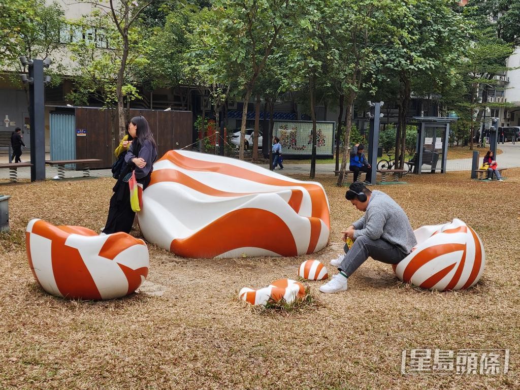 觀塘駿業街InPARK共有7件藝術作品，大多保養得宜。