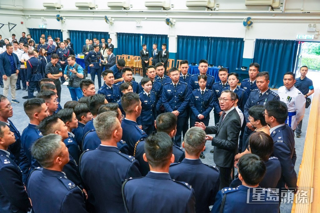 林定國以檢閱官的的身分出席警察學院結業會操。