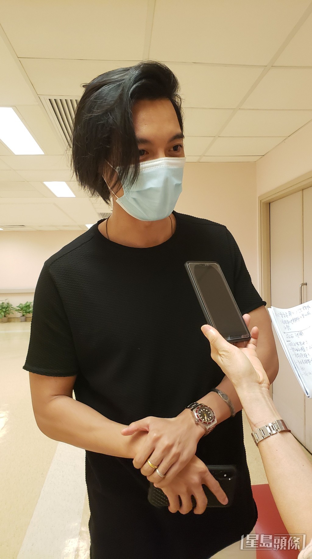 黎振燁事業直插谷底,專心照顧妻兒。 黎振燁事業直插谷底,專心照顧妻兒。