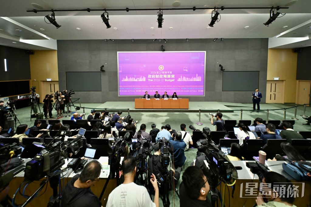 陳茂波見記者。劉駿軒攝 陳茂波見記者。劉駿軒攝