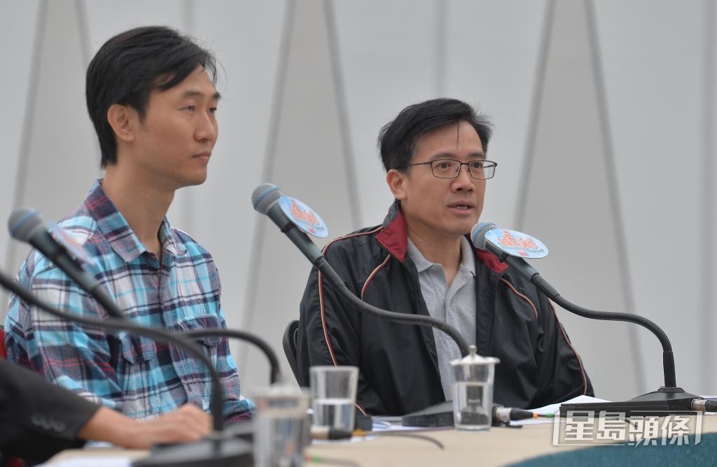 病人政策連線主席林志釉（右）及社區組織協會幹事彭鴻昌向醫委會提出建議。