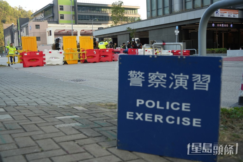 警察機動部隊於將軍澳工業邨舉行恆常演習。吳艷玲攝 警察機動部隊於將軍澳工業邨舉行恆常演習。吳艷玲攝