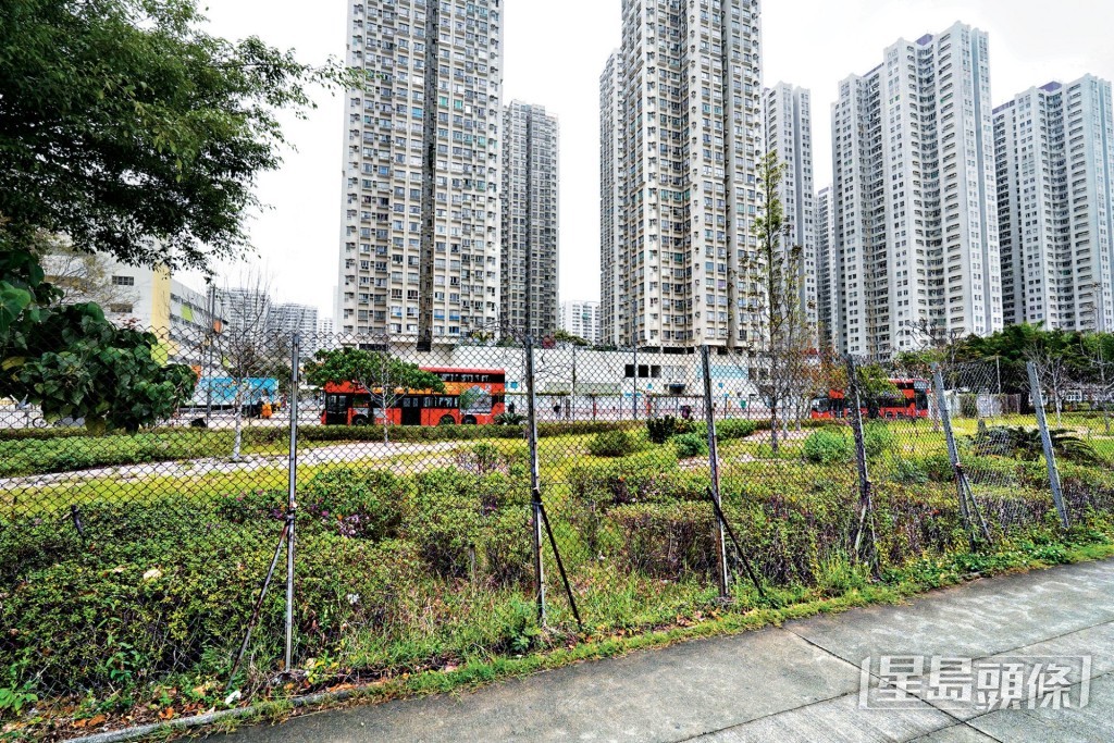 屯門海珠路住宅地由信和以10.89億元力壓其餘7組財團投得，每方呎樓面地價約3860元，較市場估值上限價高出約38%。