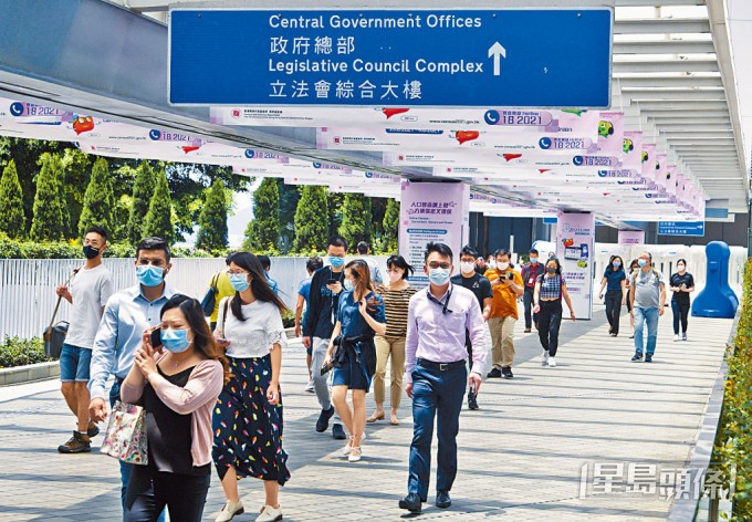政府發言人表示,各職位的招聘目標人數,以二級行政主任(EO)最多,提供220個職位。資料圖片 政府發言人表示,各職位的招聘目標人數,以二級行政主任(EO)最多,提供220個職位。資料圖片