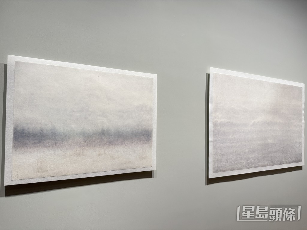 邱世華《無題》、《無題(海)》。 邱世華《無題》、《無題(海)》。