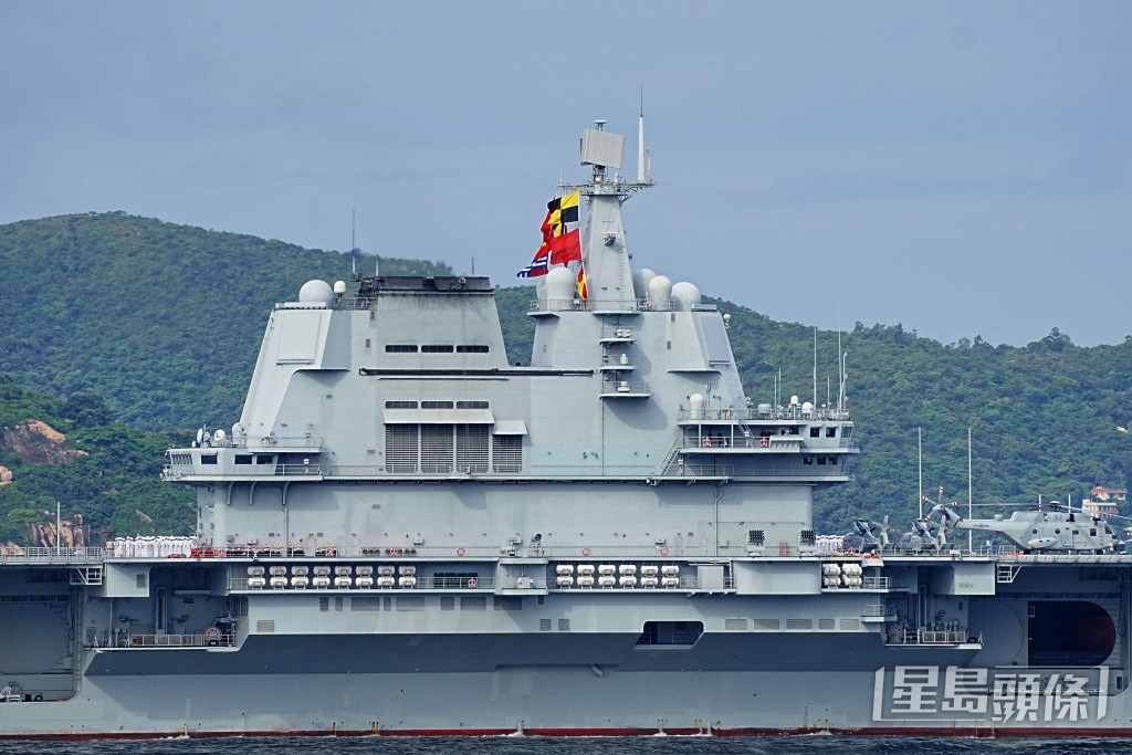 山東艦 - 山東艦航母編隊訪港。汪旭峰攝 山東艦 - 山東艦航母編隊訪港。汪旭峰攝