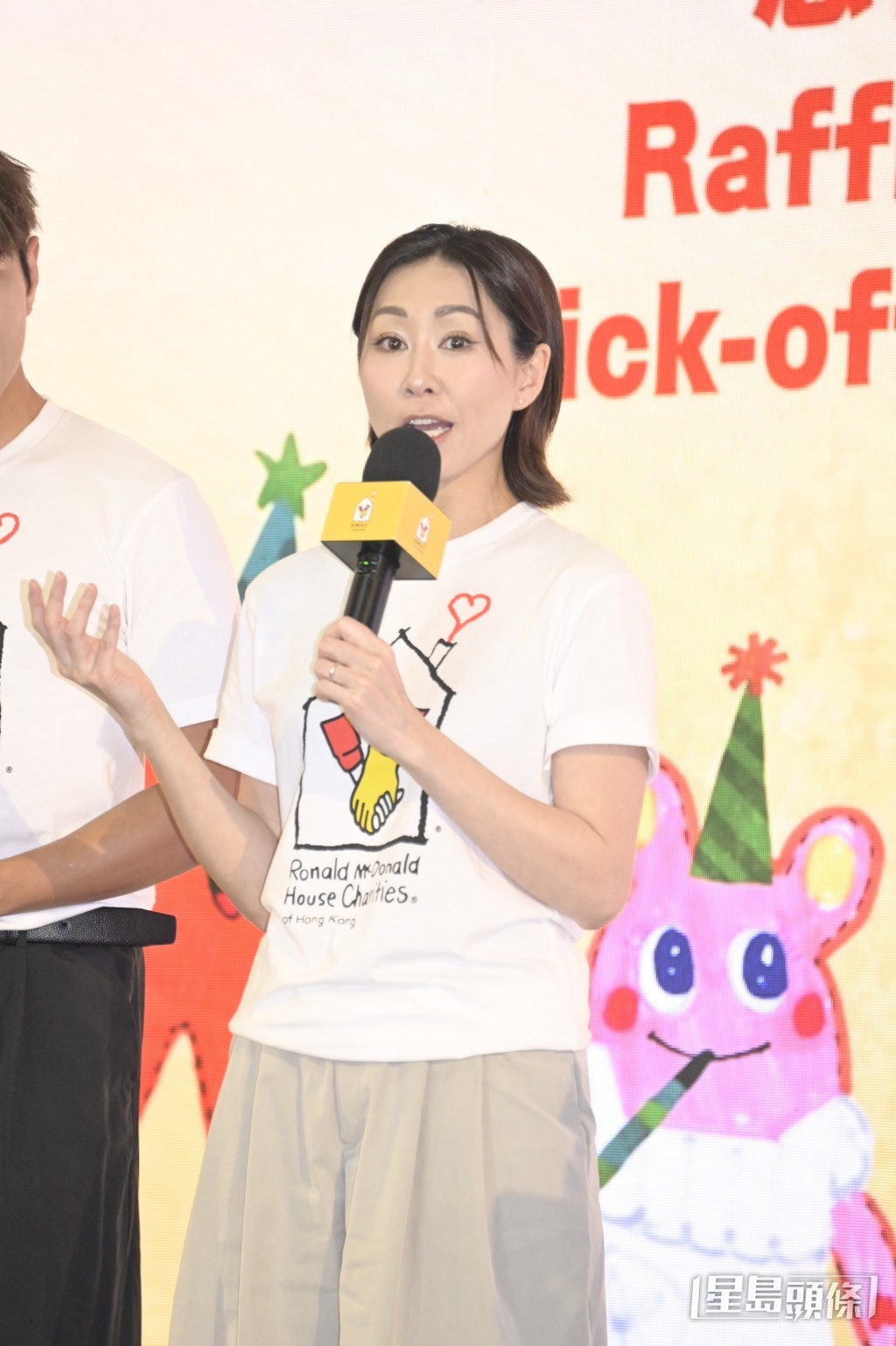 胡定欣受訪時更談及與醫生老公陳健華（Akin）的生育大計進度。