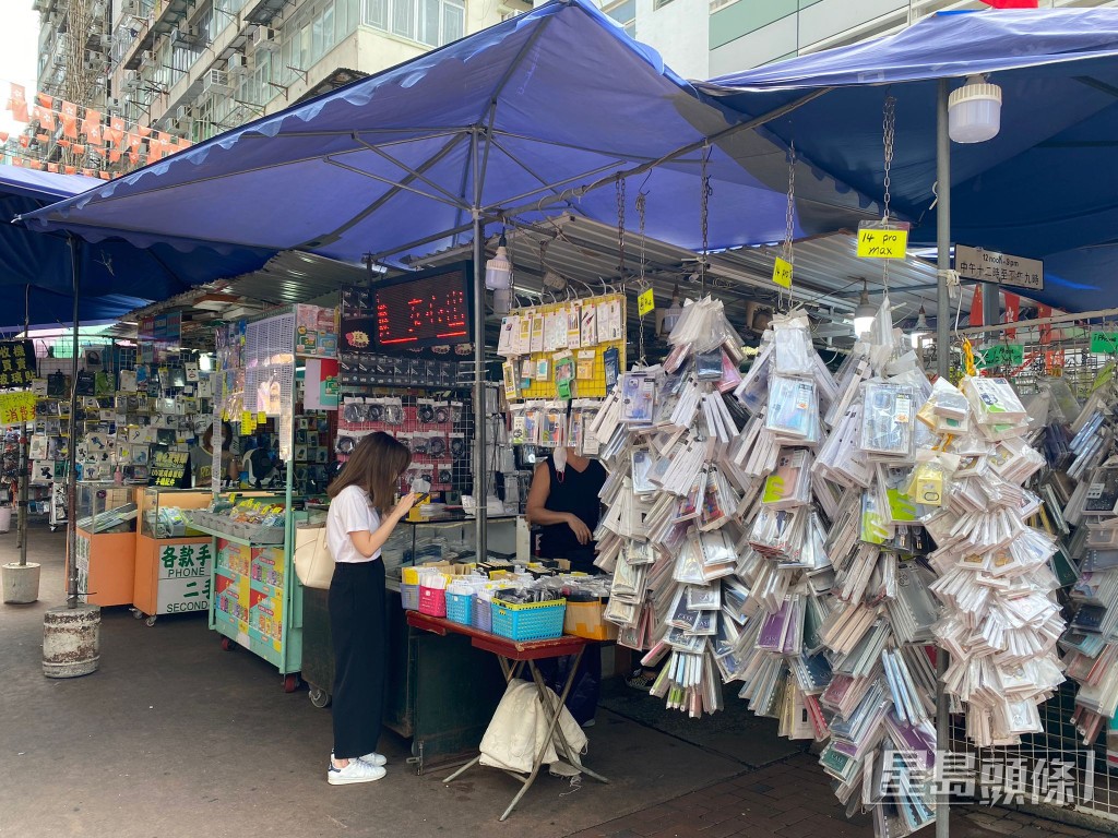 進出口界黃英豪提及,內地國安法禁止民間擁有用於間諜的設備,但本港深水埗可以輕鬆買到偷攝、竊聽等裝備。資料圖片 進出口界黃英豪提及,內地國安法禁止民間擁有用於間諜的設備,但本港深水埗可以輕鬆買到偷攝、竊聽等裝備。資料圖片