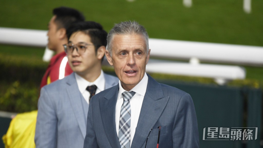 今朝「新意马」和「星之愿」交由艾兆礼希威森出跳，课后廖康铭捉住两好手密斟。