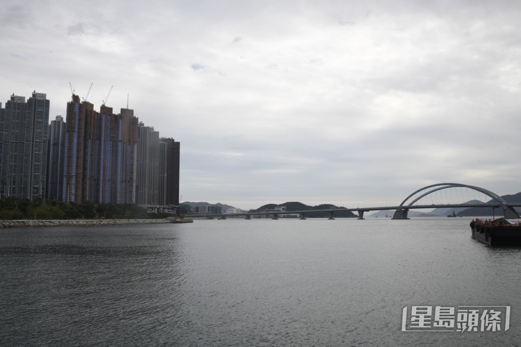 現場是將藍公路近將軍澳跨灣大橋。 現場是將藍公路近將軍澳跨灣大橋。