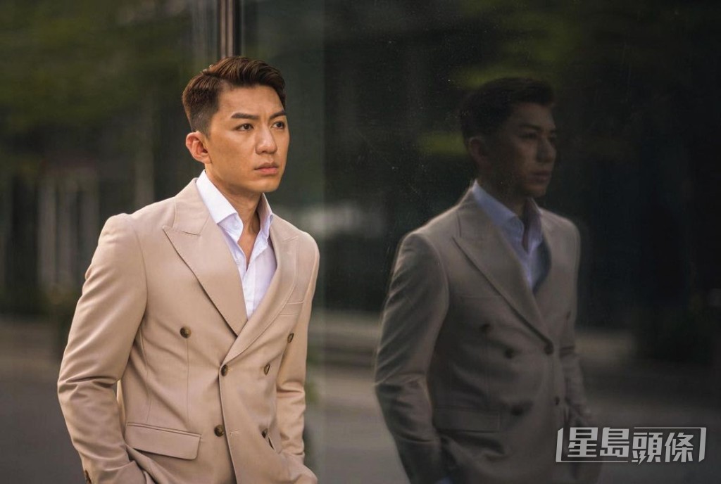 袁偉豪諗過自己是否不適合從事娛樂圈工作。 袁偉豪諗過自己是否不適合從事娛樂圈工作。