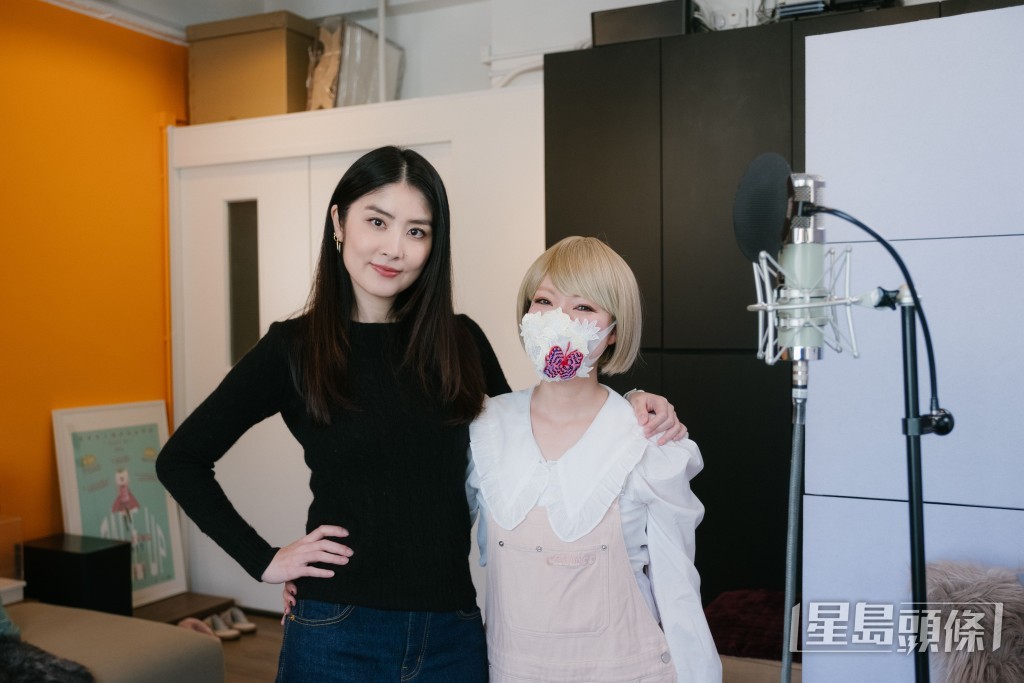 星星兔好享受跟Kelly錄音。 星星兔好享受跟Kelly錄音。