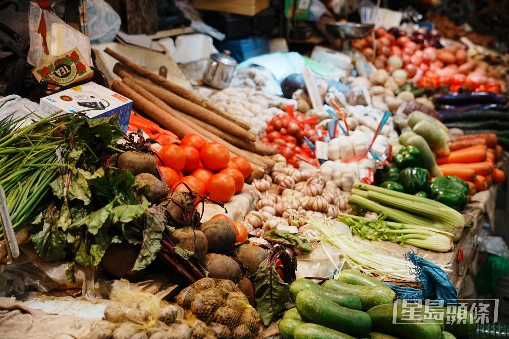 南區購買菜心最貴,年均每斤索價14.3元。 南區購買菜心最貴,年均每斤索價14.3元。