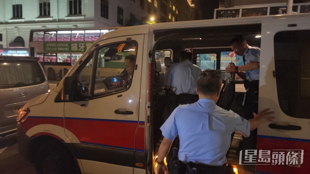警方正调查案件，暂未有人被捕。案件列作抢劫及伤人案跟进。黎志伟摄