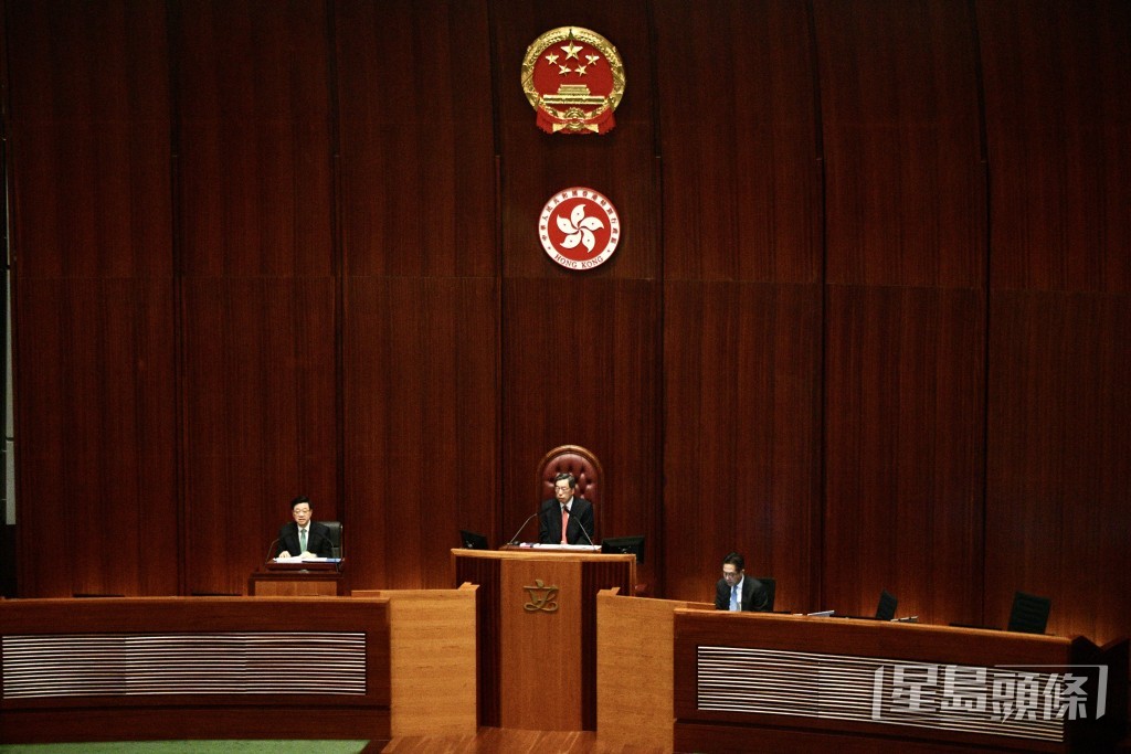 立法會會議，行政長官發表施政報告。盧江球攝