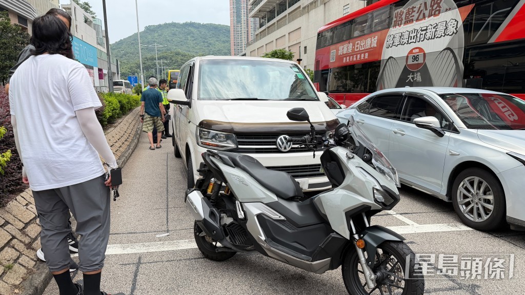 電單車司機受傷送院。
