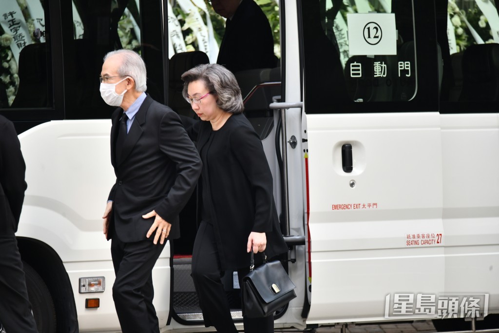 公务员事务局局长杨何蓓茵抵达。 公务员事务局局长杨何蓓茵抵达。