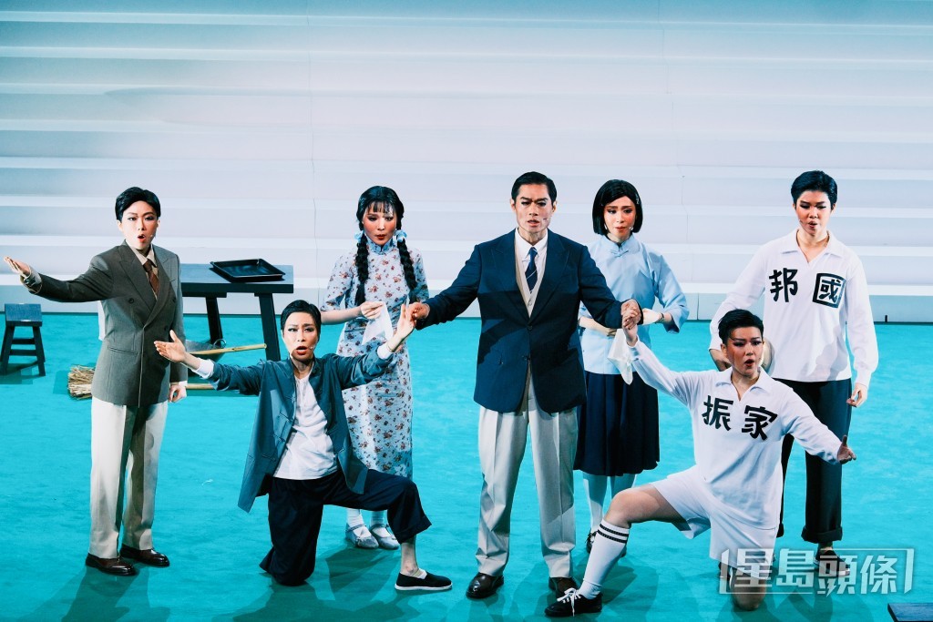 黃德斌落力地演。