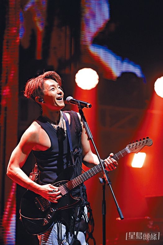 周國賢五年的「獨立廠牌」生涯中換取了自由。