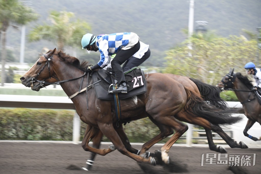 「風雲武士」暗火湧現，神態昂揚渾身是勁。