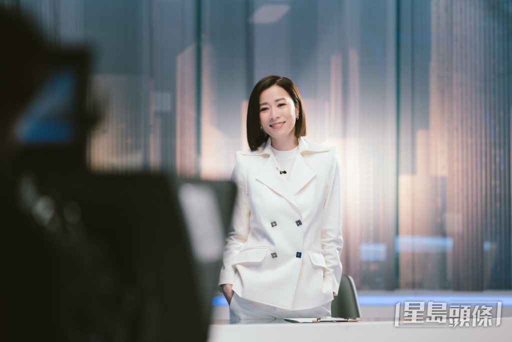佘诗曼拍剧集《新闻女王》带起热潮。 佘诗曼拍剧集《新闻女王》带起热潮。